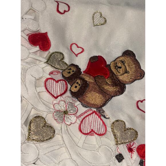 Vintage Embroidered Tablecloth Teddy Bears & Red Gold Hearts Valentine 33”x33” - Picture 6 of 7